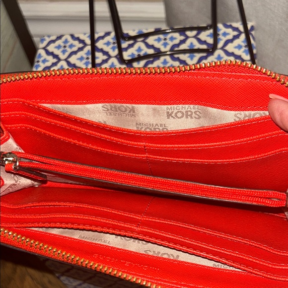 Michael Kors Red Wallet - Picture 5 of 6